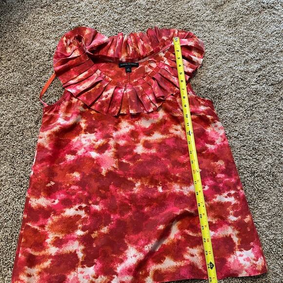 Banana Republic Women's Red Silk Ruffle Top size medium EUC - Picture 7 of 8